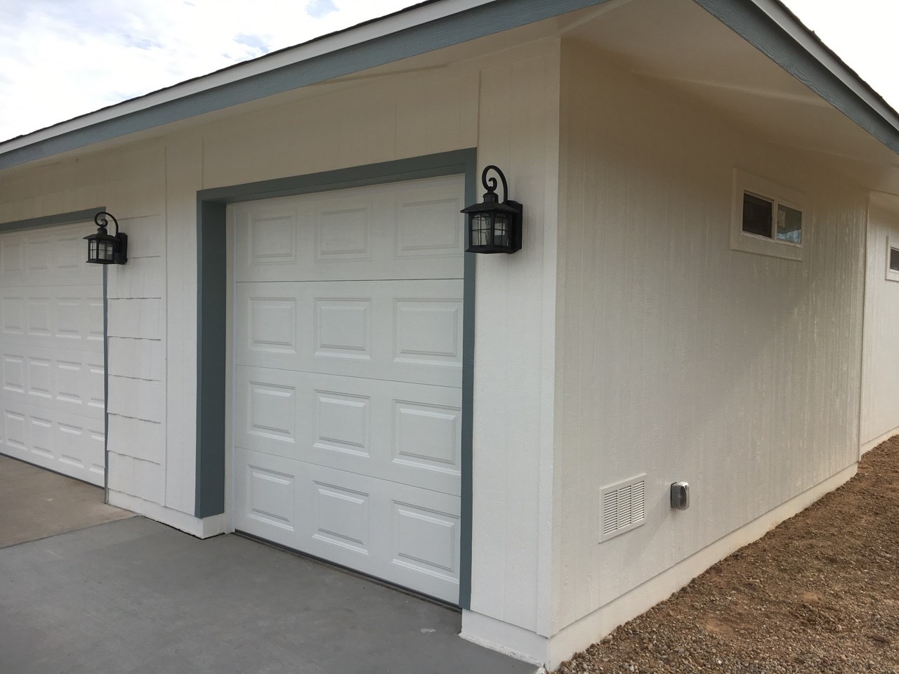 10'-0" x 17'-0" garage addition seamlessly built on to the existing home.
[TWD Project Location: Sun City, AZ]